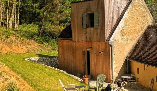 Charming gîte in southern Perche. Absolute silence, unspoilt nature 2 hours from Paris.