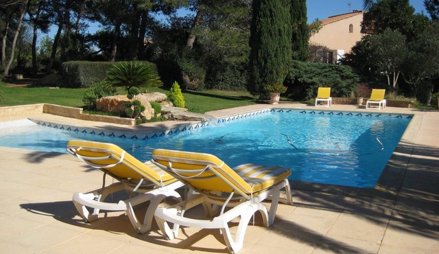 Charming gite in the heart of nature on 5000 m2 of wooded grounds for two people