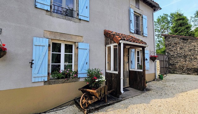 Charming gite in the beautiful French countryside with private pool