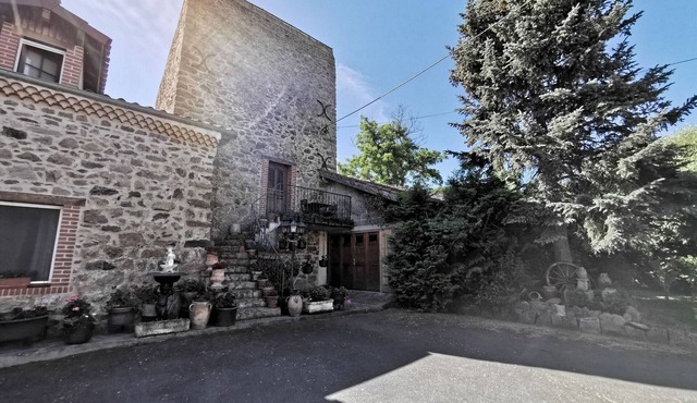 Charming Gîte Near Clermont-Ferrand with Private Lake, Large Garden, and Historical Touches