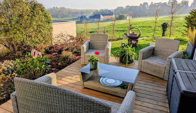 Charming Gîte “Un Thé Sur La Loire” with Private Terrace, Garden and Wi-Fi