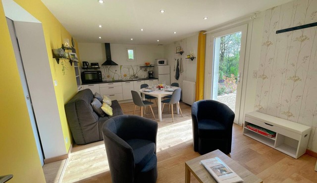 Charming Gîte with Private Garden, Close to Amboise, Perfect for Relaxation and Exploration