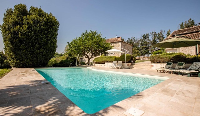 Charming gîte with pool and park garden