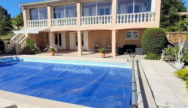 Charming gite with private pool and panoramic view over the countryside