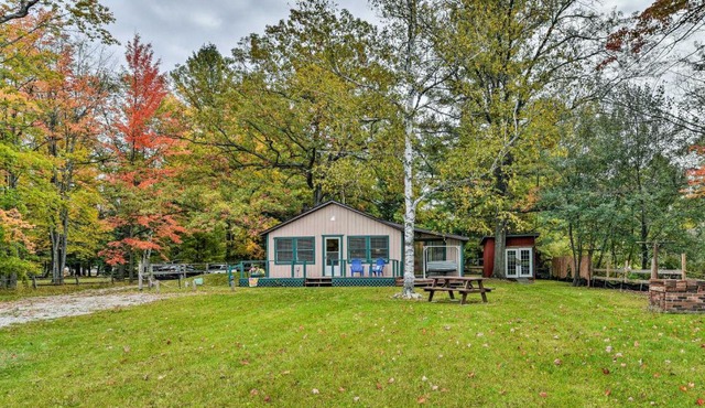 Charming Gladwin Family Cottage - Indian Lake