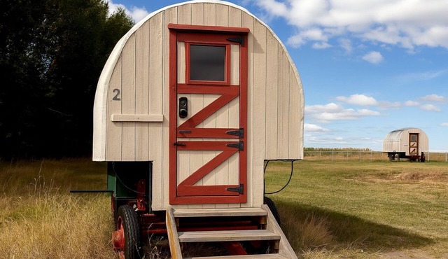 Charming Glamping Wagon with Mountain Views on Working Ranch near Grand Teton – Tetonia, Idaho