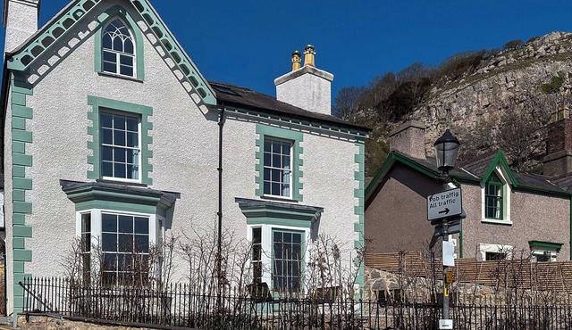 Charming Grade II Listed Retreat Next to Orme Tramway, at the Foot of Great Orme