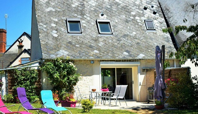 Charming Grange with Terrace near Loire Castles – 2 BR, A/C, WiFi, Pet Free, 700m² Shaded Garden