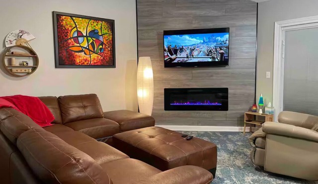 Charming Green Fireplace Suites in Savannah, Georgia