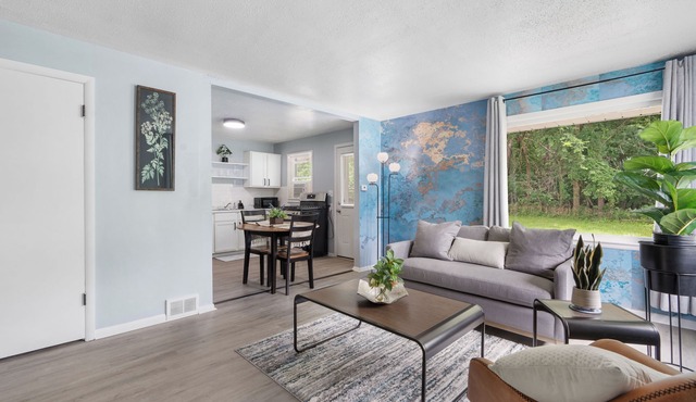 Charming Greenwood Lodge-2: Fenced Yard & Drive-In Garage!