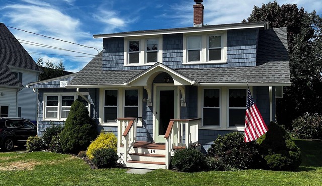 Charming Groton Long Point Cottage 1 Block From Beach