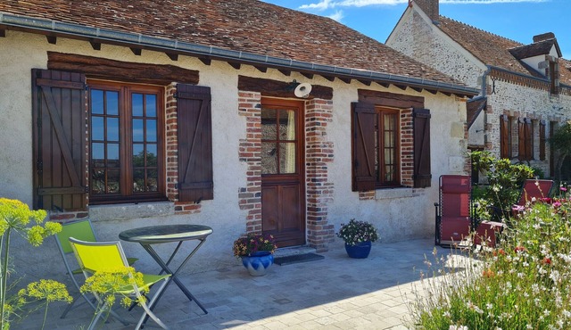 Charming ground floor Volière suite, private parking