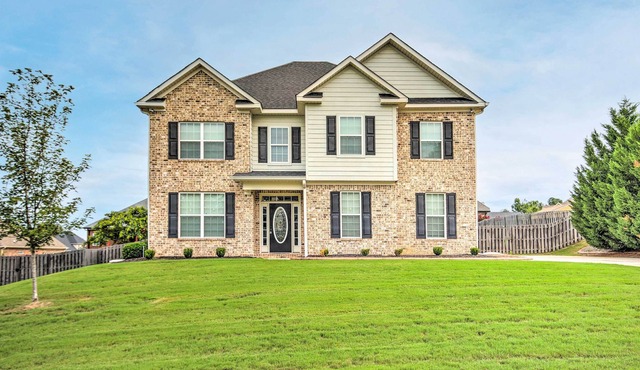 Charming Grovetown Home ~ 15 Mi to Augusta!