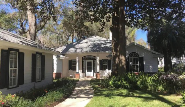 Charming Guest House on Private 5 Acre Riverfront Estate with DOCK