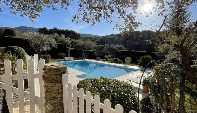 Charming guest house, 15 minutes from the most beautiful beaches in the Var.