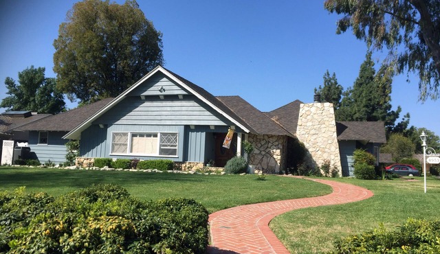 Charming Guest House in Sherwood Forest, Northridge, CA