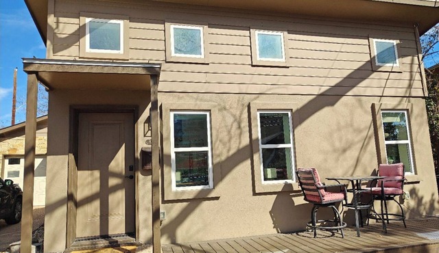 Charming guest house in wonderful Austin perfect for your next getaway