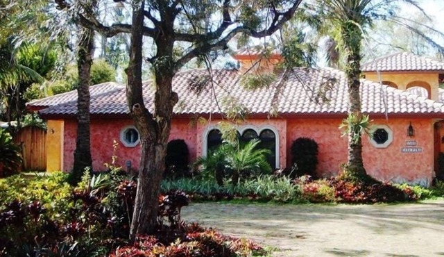 Charming Guest House in Plantation