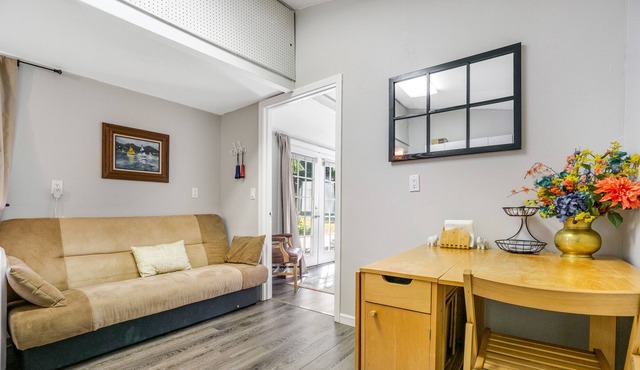 Charming Guest House with Furnished Patio and Kitchenette - Close to Trails!