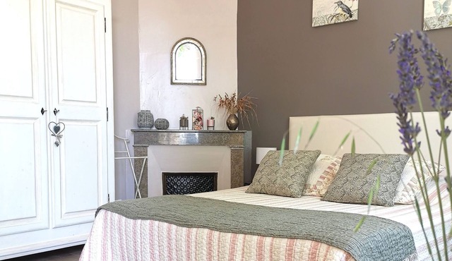 Charming guest room in renovated farmhouse, p. breakfast included, swimming pool 14m, terrace