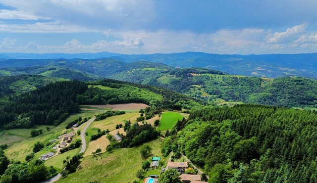 Charming guest room - nature area with pool view