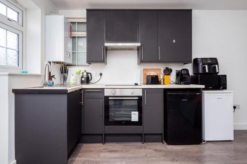 Charming Guest Suite Free Driveway Parking Included