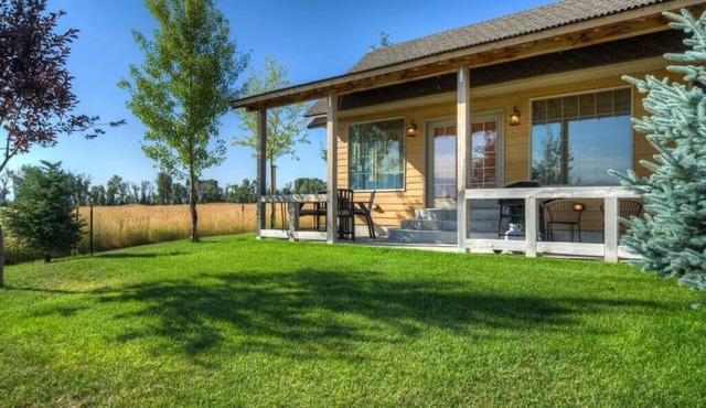 Charming guesthouse in Ennis, MT