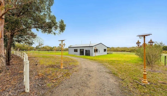 Charming Guesthouse Retreat in Hastings w laundry