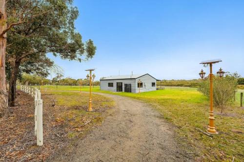 Charming Guesthouse Retreat in Hastings w laundry