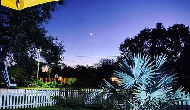 Charming Gulfport Town Guest Cottage Studio -Walk To Beach -Shops -Restaurants