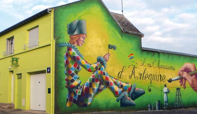 Charming Home with Garden, 4km from Le Pal, Sleeps 8, Pet-Friendly, WiFi, Near Shops