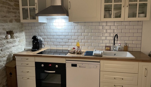 Charming house for 7 to 8 people, with sauna and private courtyard.