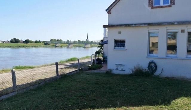 Charming House for 6 in St Père-sur-Loire, Loire View