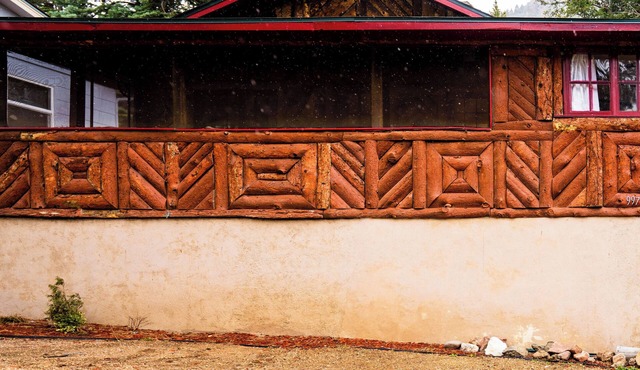 Charming, Historical Cabin in Cascade-Chipita Park