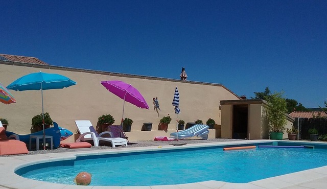 Charming half-villa W pool, near Montpellier, Pezenas & coast.
