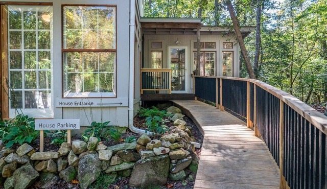 Charming Handmade Retreat — 15 mins to Chapel Hill