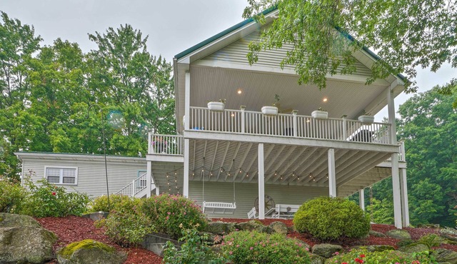 Charming Hanoverton Cottage on Guilford Lake!