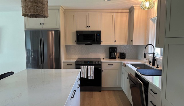 Charming Hastings, MN 3-bedroom, 2-office house in quiet cul-de-sac w/AC & WiFi