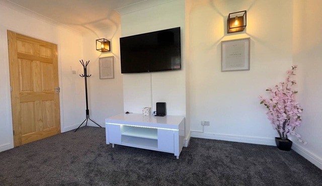 Charming Haven House Right Next To Moss Bank Park