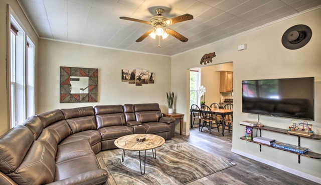 Charming haven - Walk to Town< 8 miles to skiing!