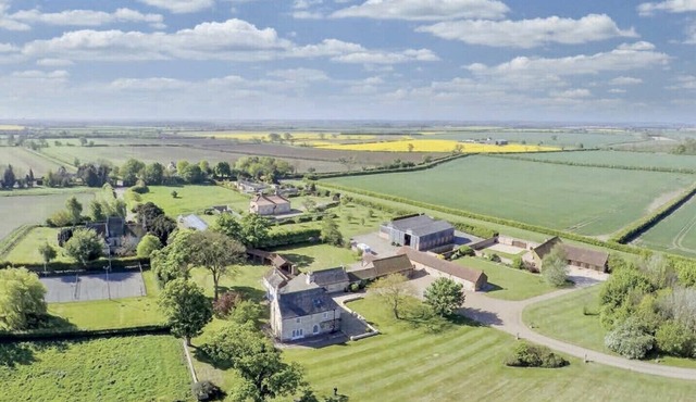 Charming Hen Cottage Countryside Retreat Lincoln