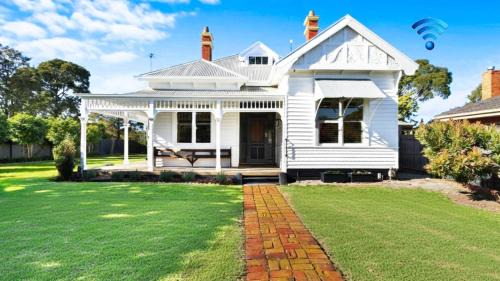 Charming Heritage Retreat