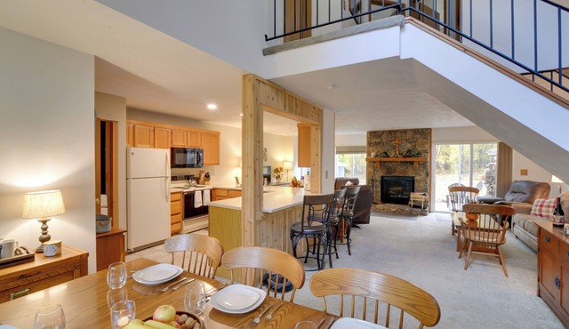 Charming Hidden Valley Resort Home: Walk to Slopes