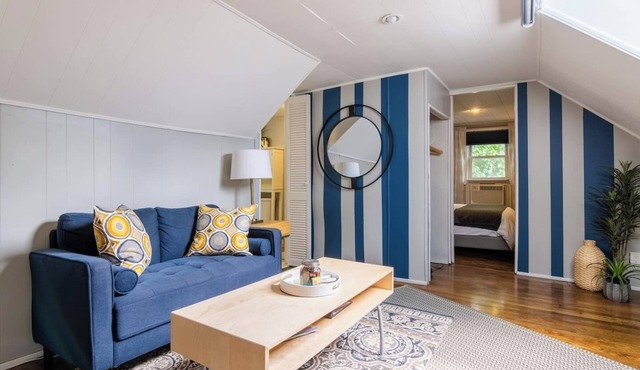 Charming Hideaway Near Food and Fun | 16