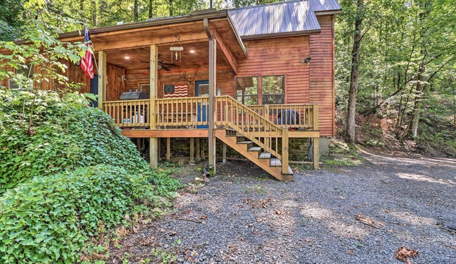 Charming Higden Cabin Near Greers Ferry Lake!
