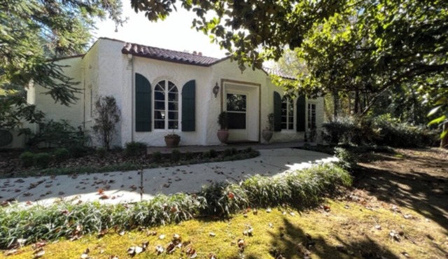 Charming High Point Historical Home only minutes from HPU and Furniture Market