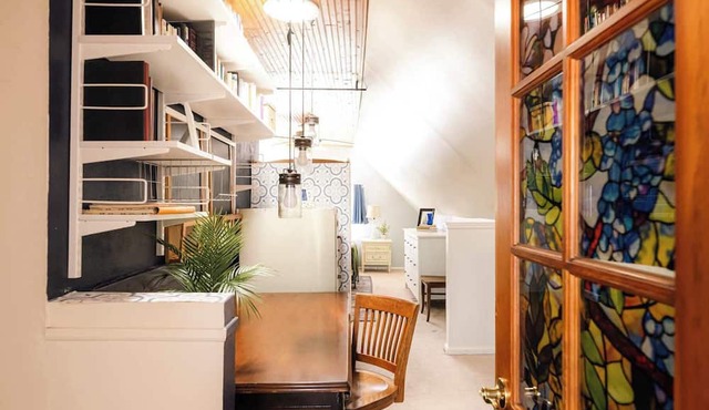 Charming Highlands Cottage - Walk to Shops & Eats