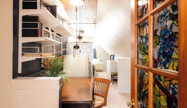 Charming Highlands Cottage - Walk to Shops & Eats