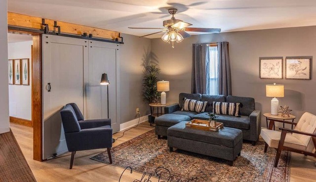 Charming Hillsdale Home - Walking to Campus & Downtown