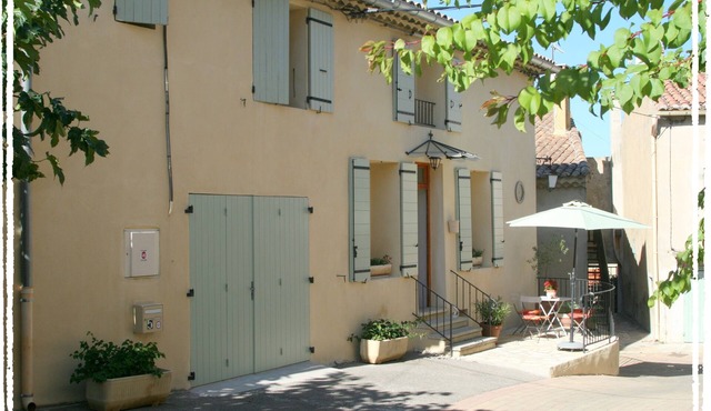 Charming Hilltop Accommodation With Outstanding Views